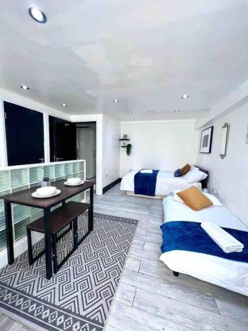 Studio Apartment In Londres Exterior foto