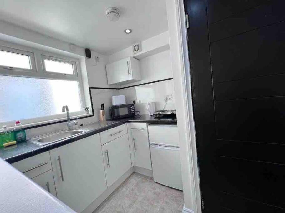Studio Apartment In Londres Exterior foto
